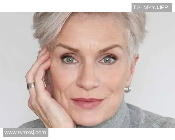 足球明星独特发型大赏展现个性魅力与时尚风采